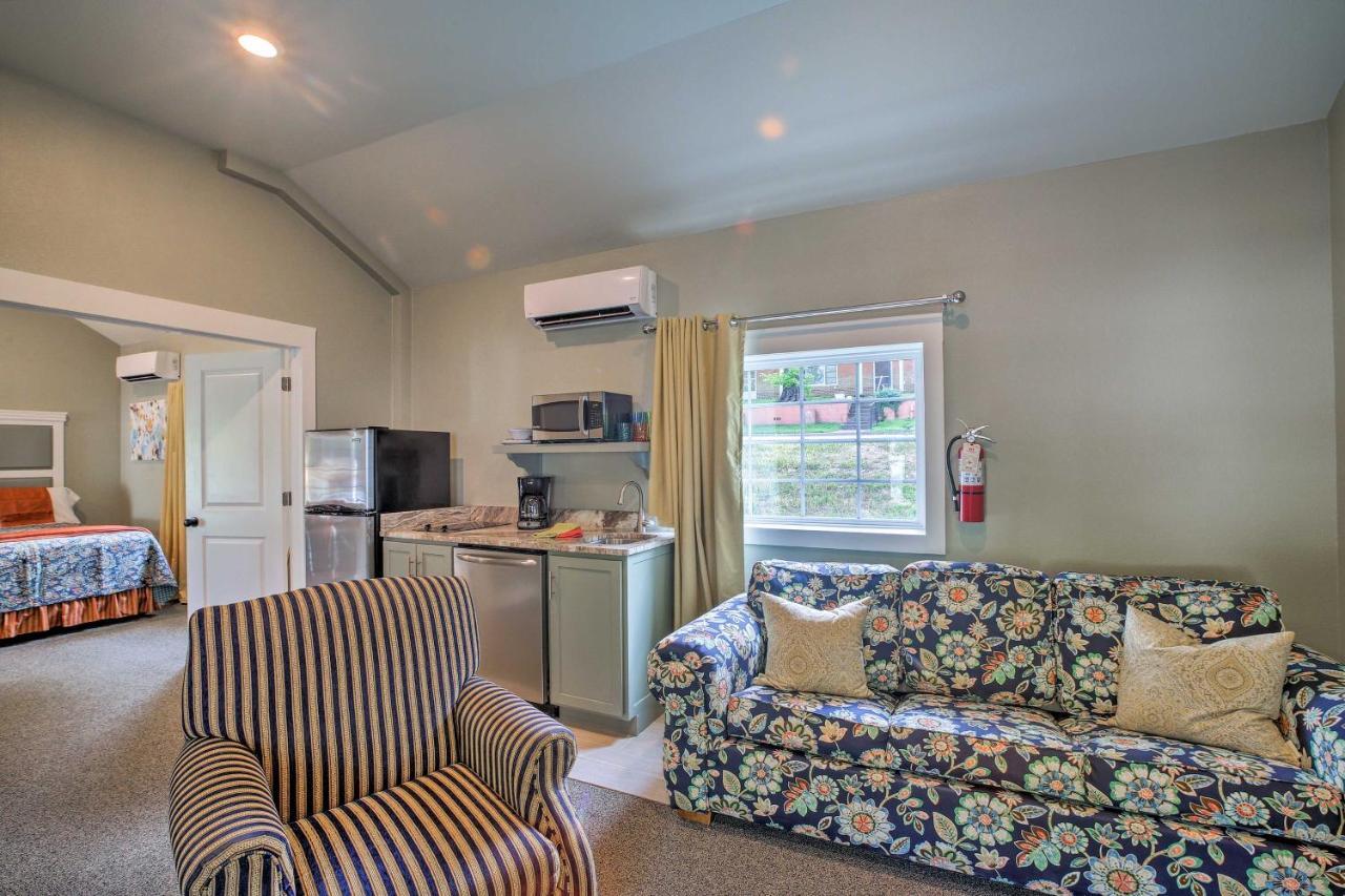 Downtown Branson Cottage With Pool Access! Exterior photo